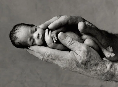 Naștere la 67 de ani. Minune sau condamnare?