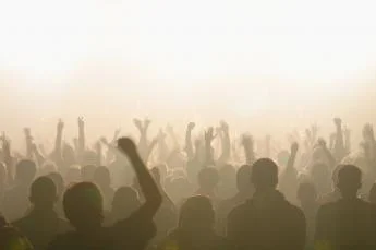 Joi, ora 20.00, poezie și muzică în Casa Eliad