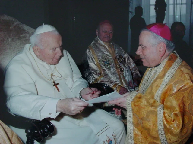 \"M-am întâlnit cu Papa de 80 de ori\"