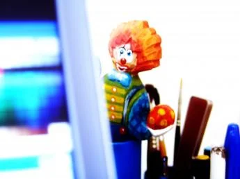 AZI, Joi 11 august, Casa Eliad, EVERYONE\'S INVITED! umor si muzica