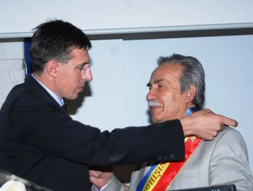 Матковсого у нас чтут и восхваляют