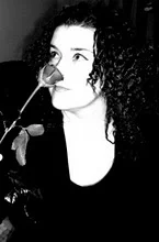 Katya Kelaro sau despre poezia ca manifest al umbrelor