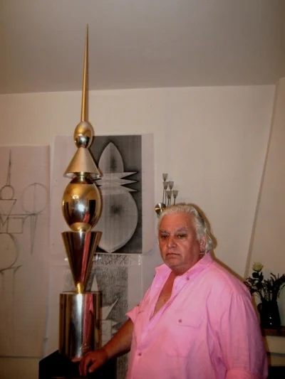 Adrian Costea, elefantul din cutia de chibrituri