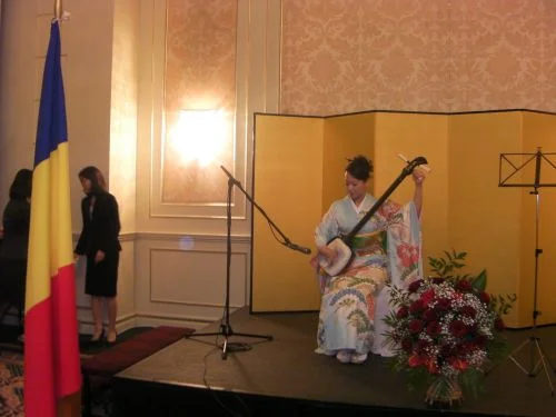 東日本大震災に際するルーマニア政府招待による
