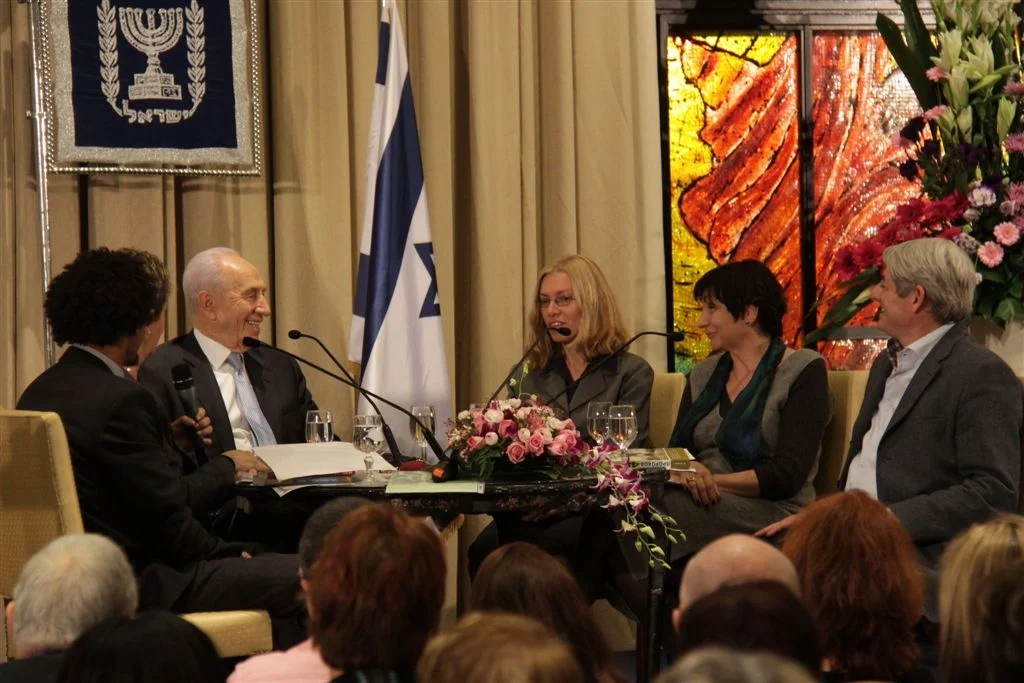 Serile literare organizate de președintele Israelului, Șimon Peres