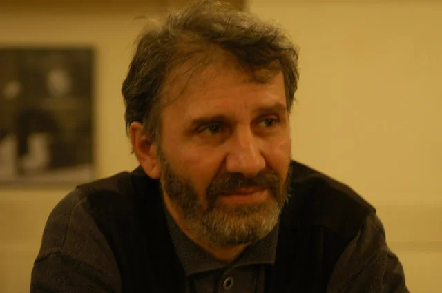 azi poetul paul vinicius