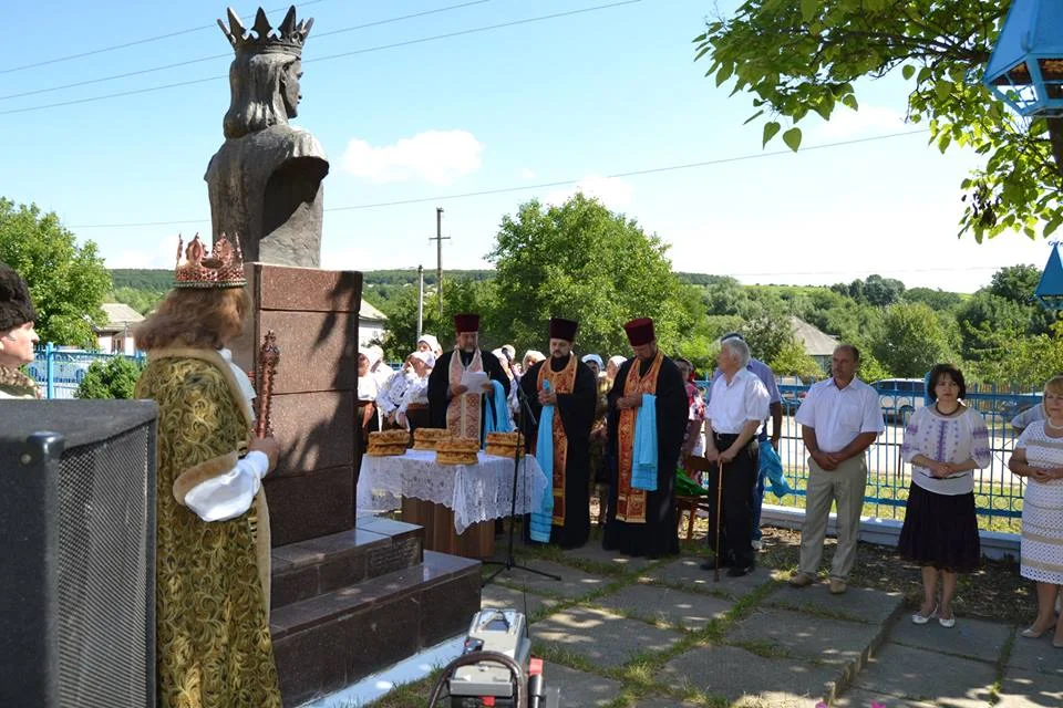 О давно минувших событий вспоминают