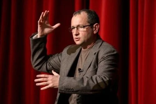 Considerații Dan Puric, autor Lia Vornicu