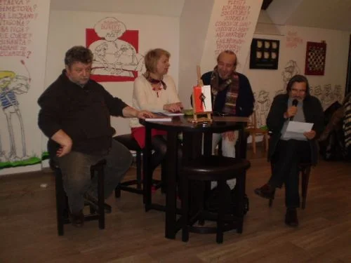 ,,maestrul și jumătate lebădă” - autori Gabriel Gherbăluță și Doina Roman