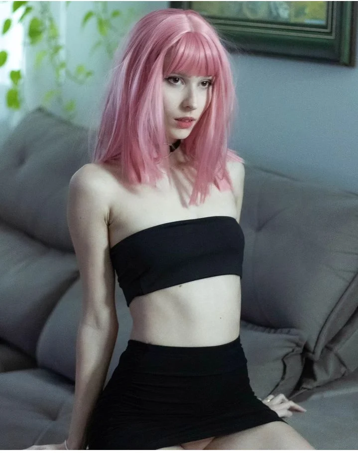 LA SUD DE TOT CE NU CONTEAZĂ 