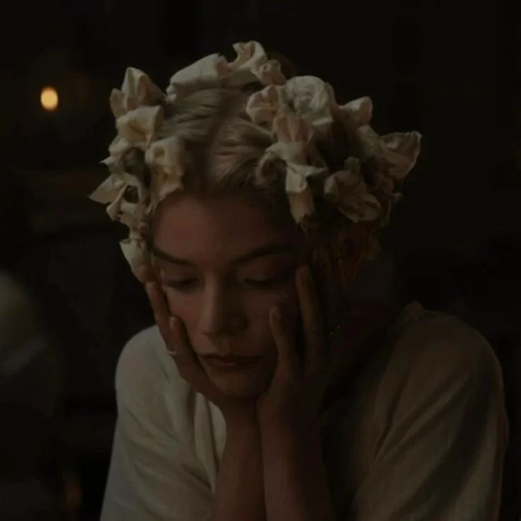 În singurătatea aceasta aproape că ai putea să muști din oameni