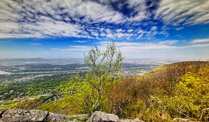 À l’ombre du Mont Saint-Hilaire