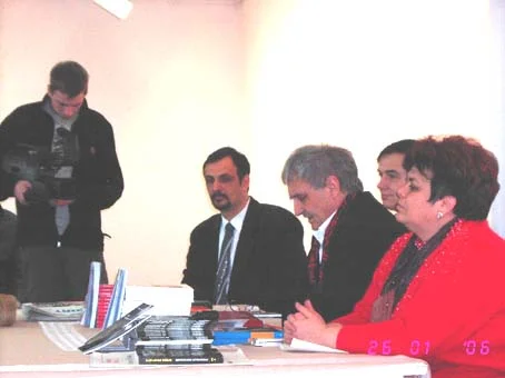 Lansare de carte: “Înotătorii din ziduri” de Cristian Ghinea (Noru)