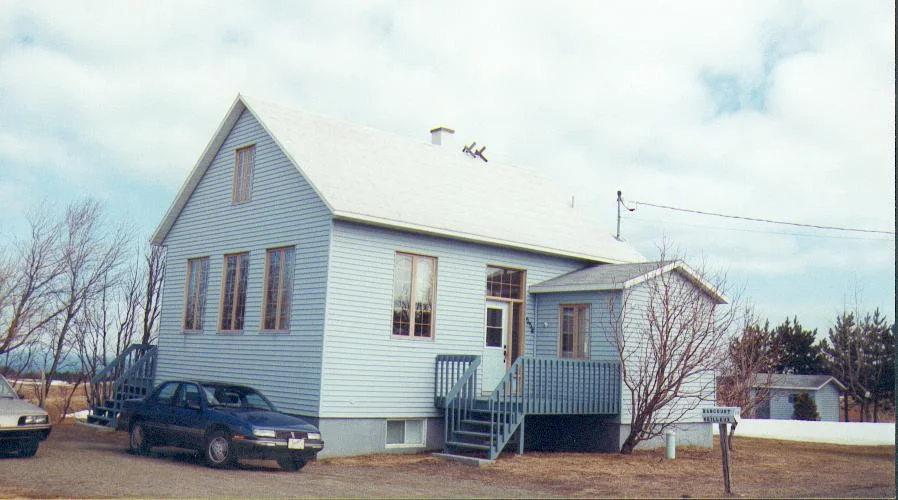 Par-delà la fenêtre