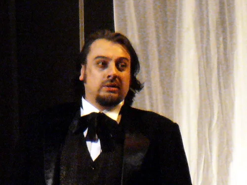 Un Figaro clujean pe scena Operei de Stat din Hamburg