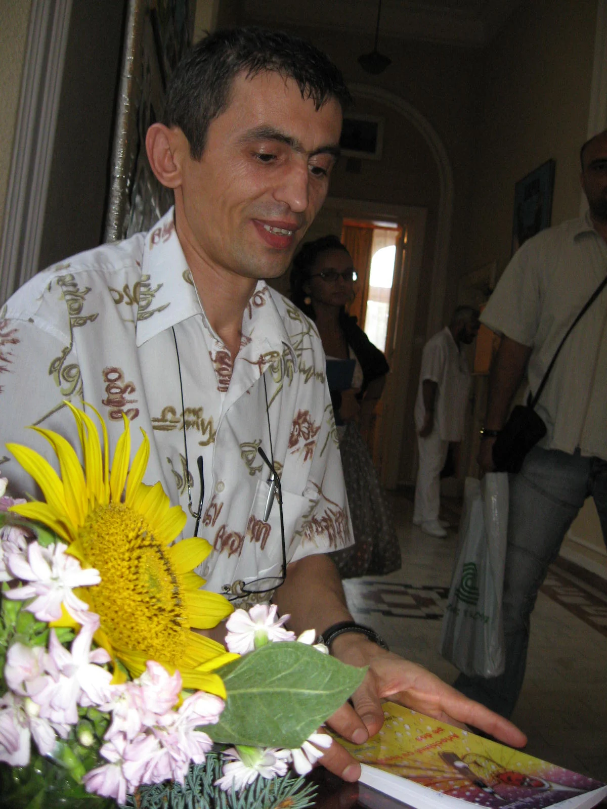 Literatura trece dincoace de gratii