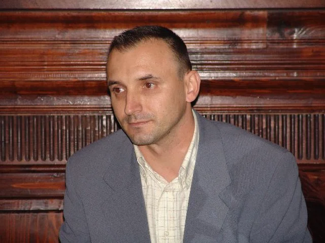 “Nu se trăiește din literatură în România”