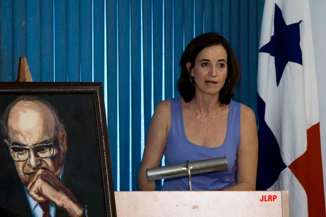 Alondra Badano gana Premio Centroamericano de Literatura \"Rogelio Sinán\" 2006-2007.