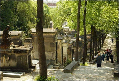 Le cimetière du Père-Lachaise à Paris a 200 ans