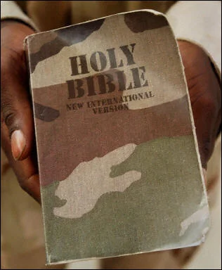 Première en Roumanie: la Bible traduite en langue tzigane