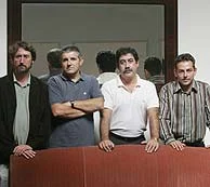 El documental \'Perseguidos\', de Eterio Ortega, se adentra en la vida cotidiana de los amenazados por ETA