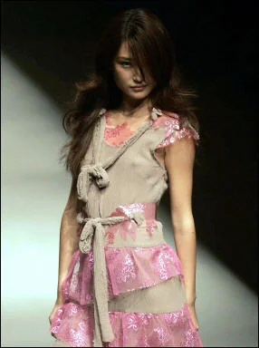 Des jeunes créateurs de marques françaises défilent à Pékin