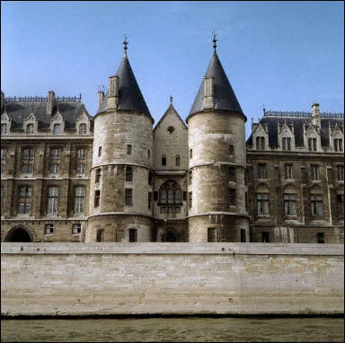 « Le dévoilement de la couleur » à la Conciergerie